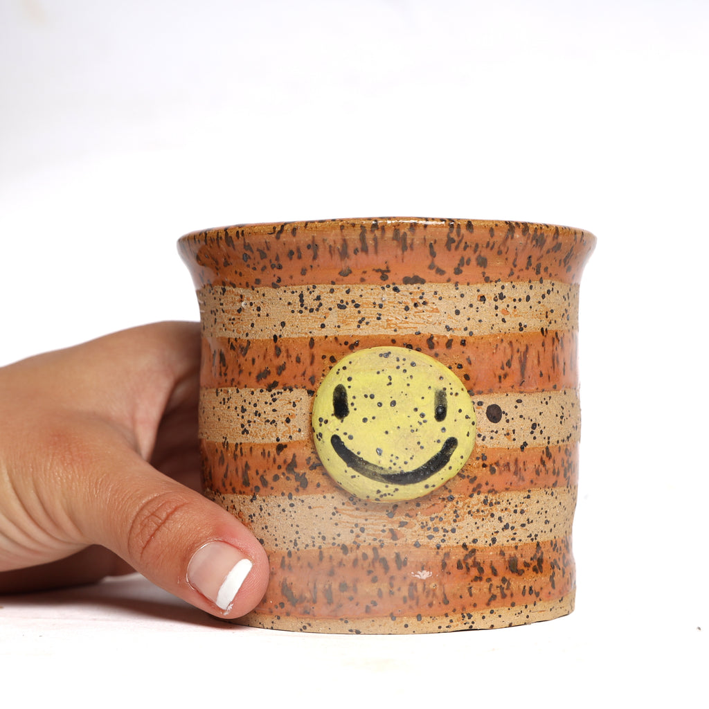 STRIPPED SMILEY CUP