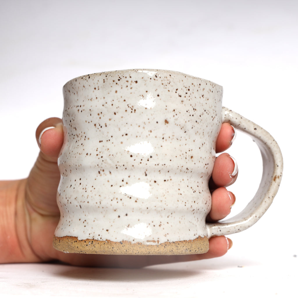 SPECKLED WAVY MUG