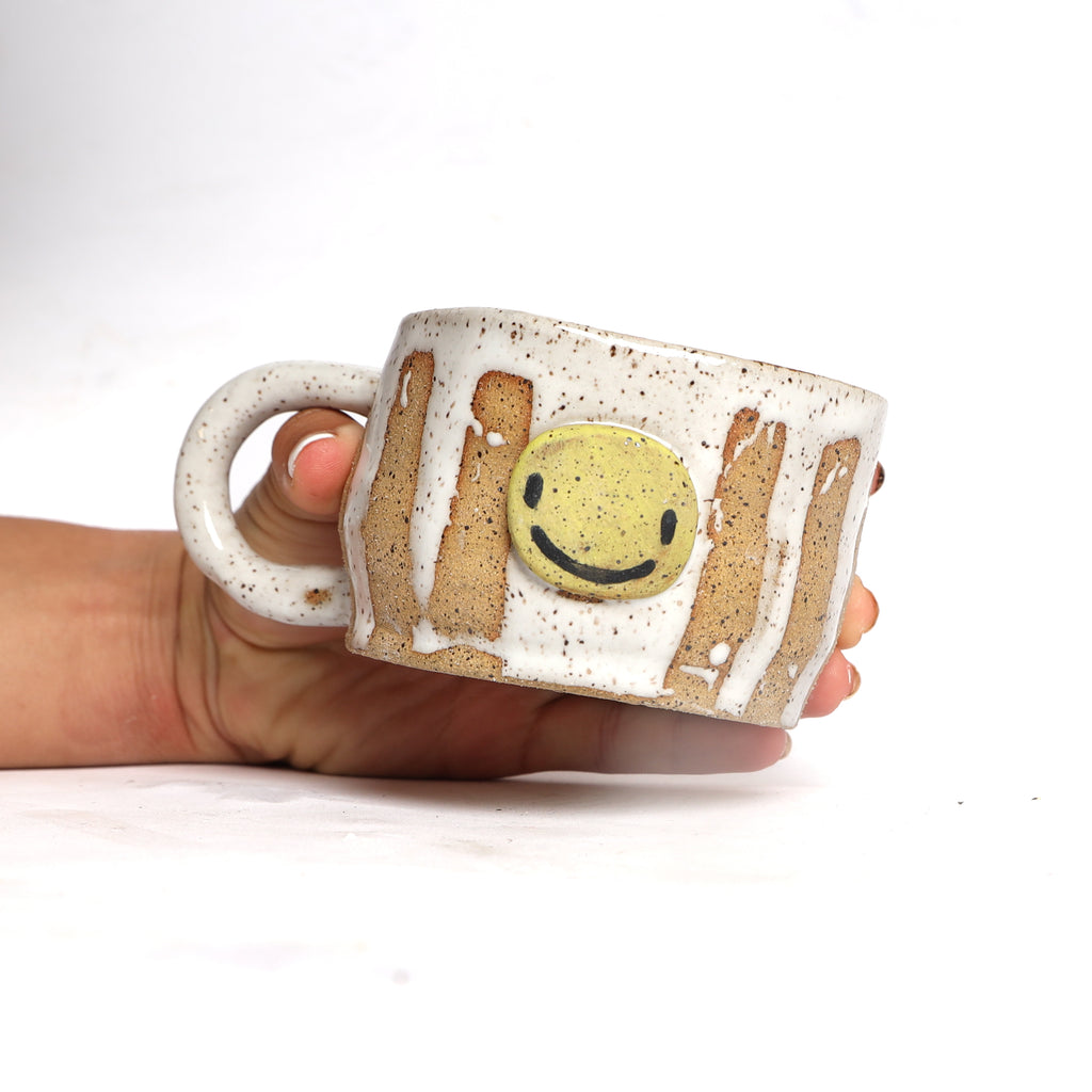 STRIPPED SMILEY MUG